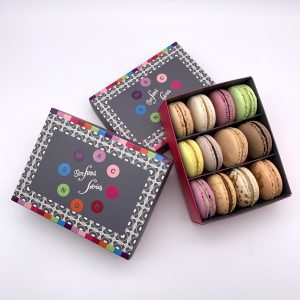 Coffret de 12 macarons assortis